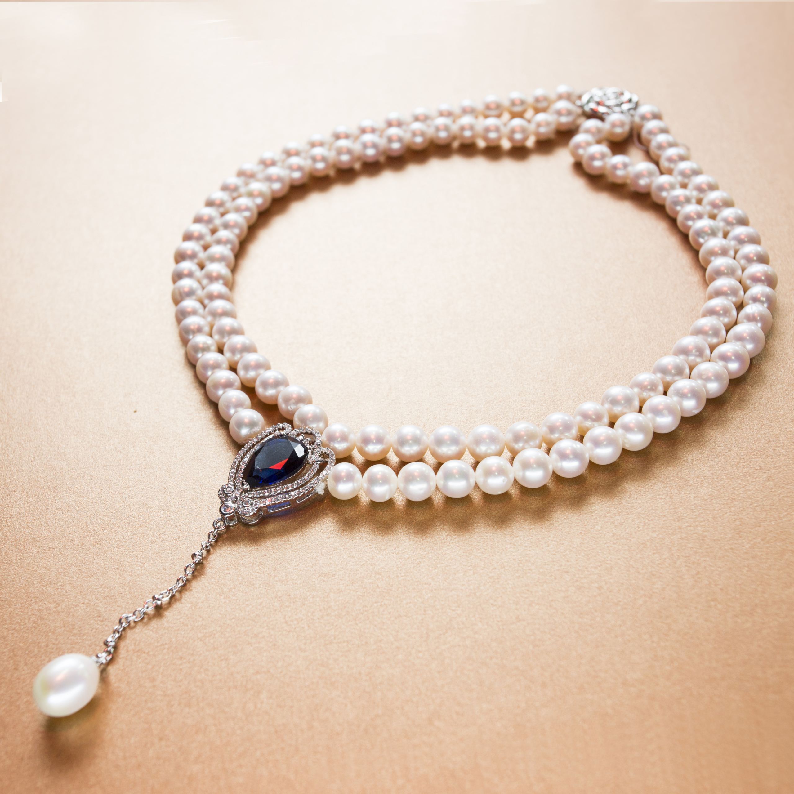 Royal Queen diamond shaped Sapphire stone single hanging pearl double strand white pearl necklace- with silver floral clasp