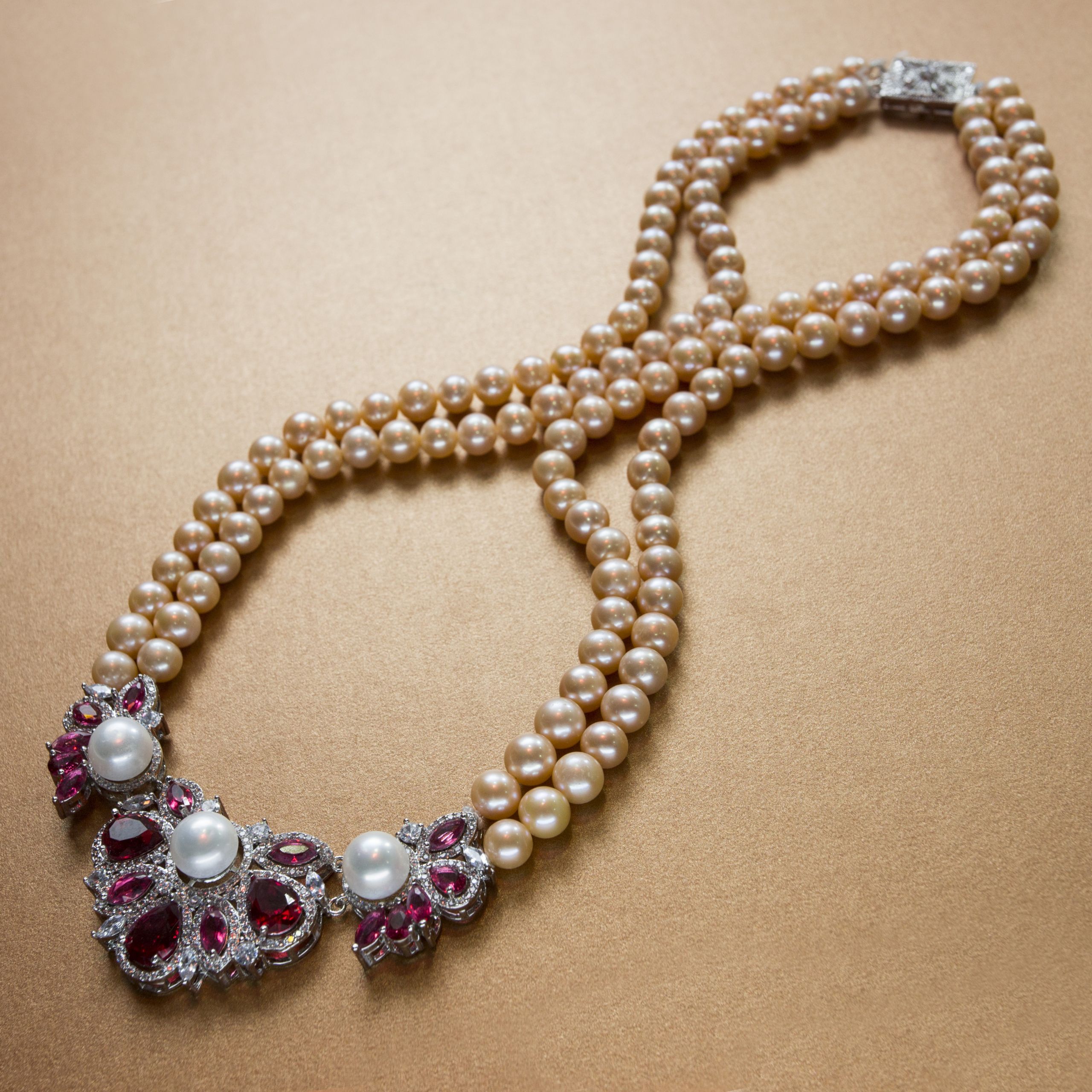 Vintage white pearl studded pink ruby stone pink pearl necklace- with silver single Rhinestone clasp