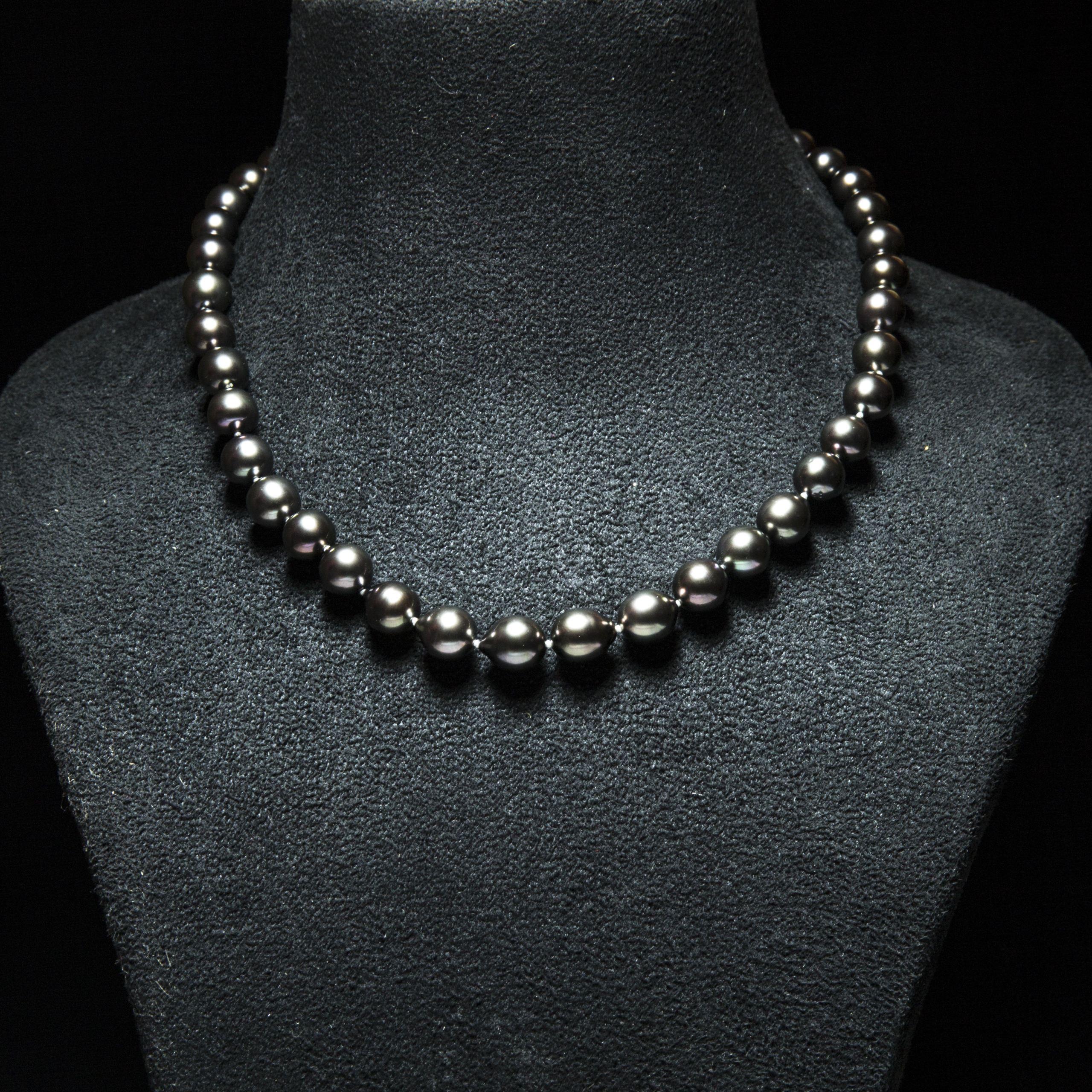 Tahitian Pearl Neckalce with Silver clasp