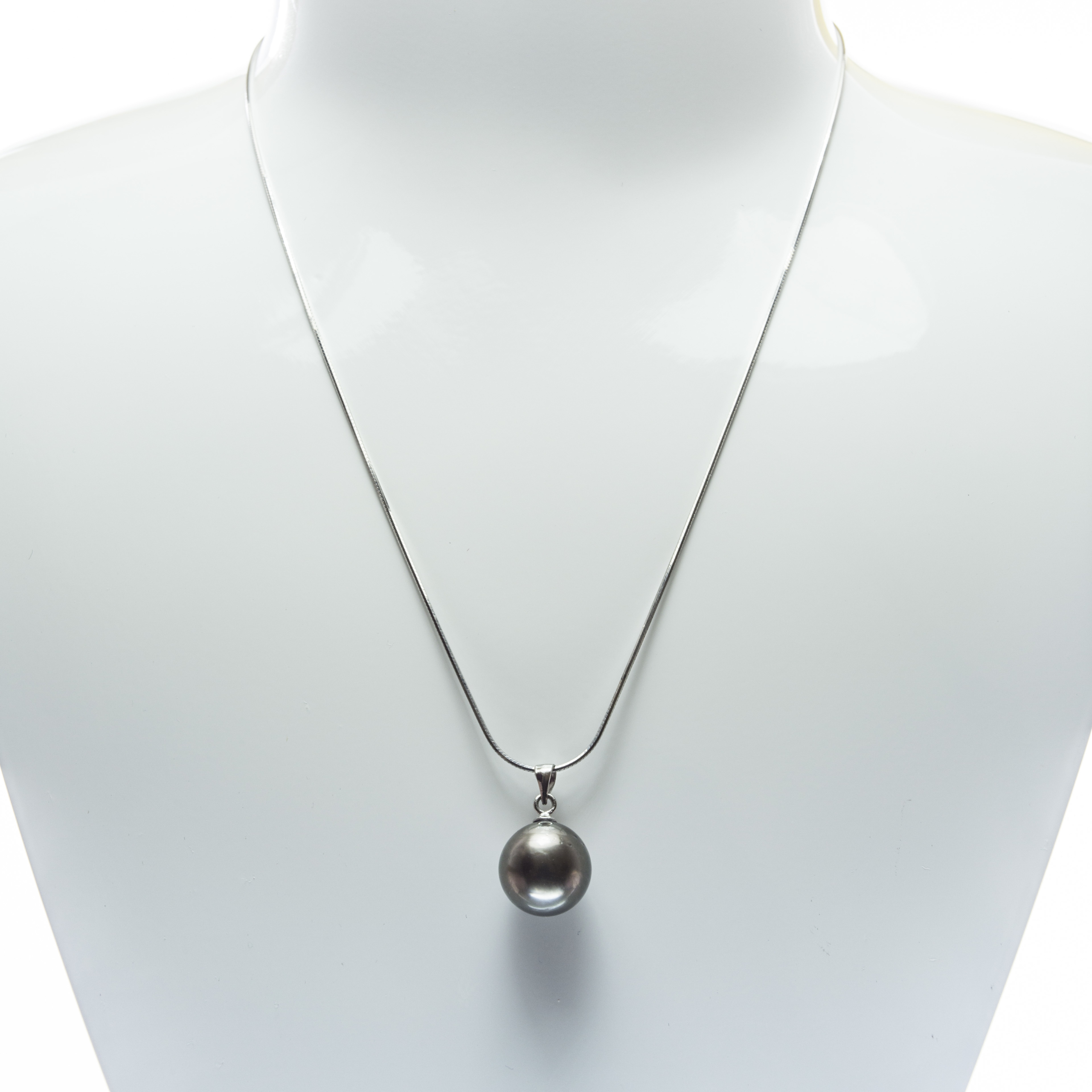 Tahitian Pearl Fine Silver Pendant with Silver chain