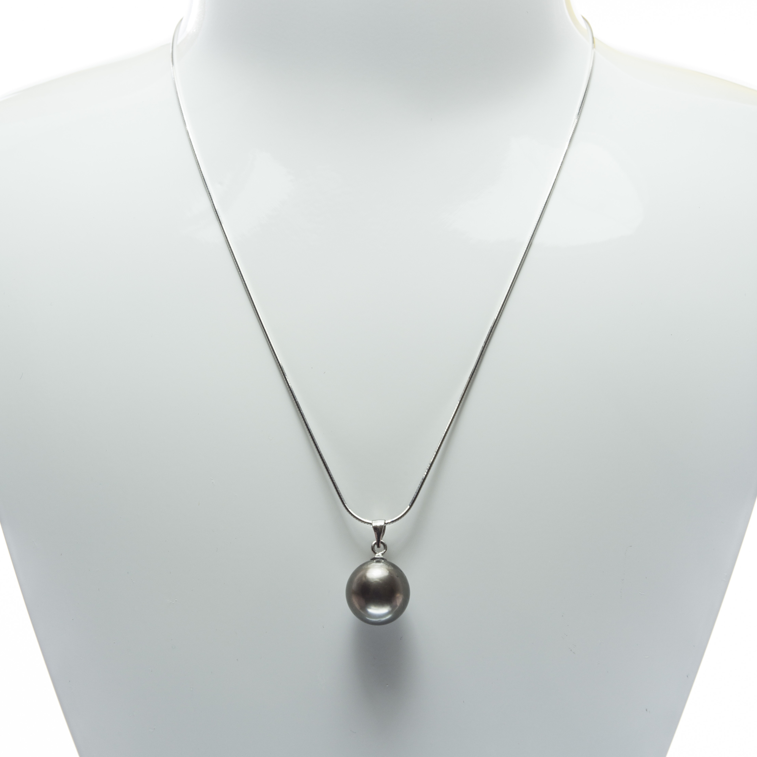 Tahitian Pearl Fine Silver Pendant with Silver chain