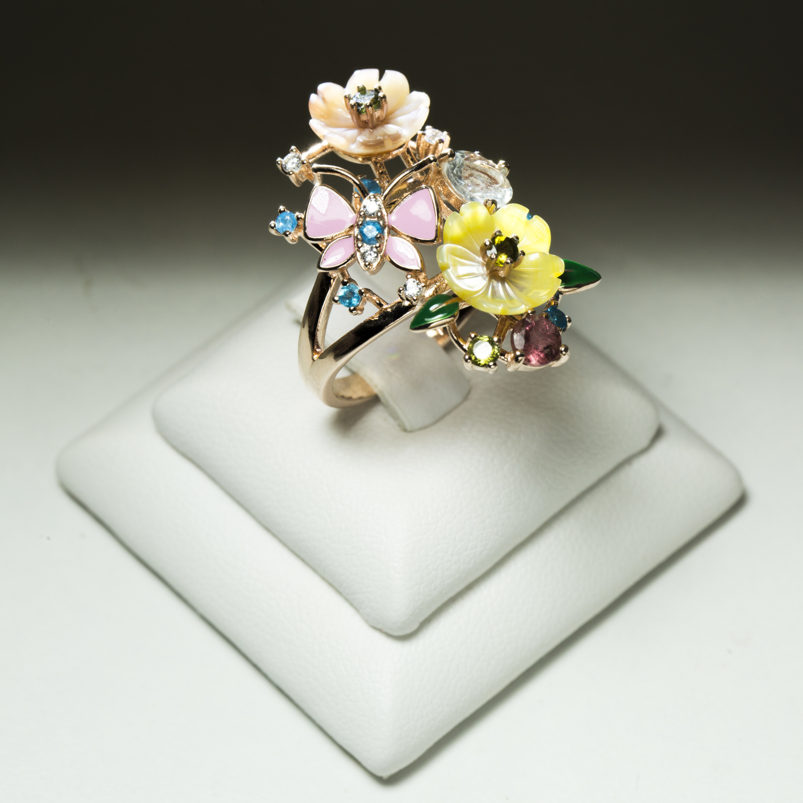 Floral Natural Gem Stone studded Mother of Pearl Fine rosegold Ring