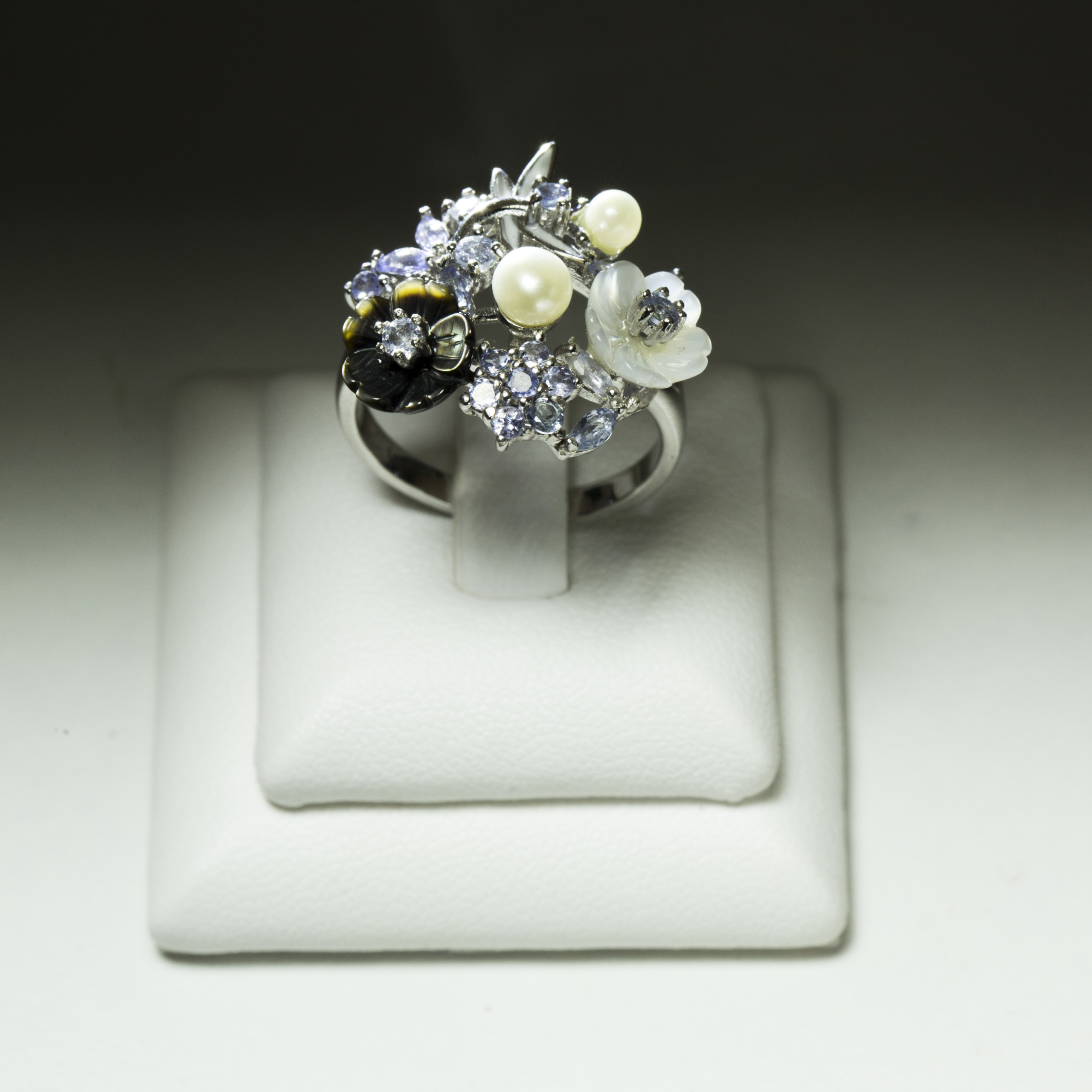 Floral Natural Gem Stone studded Mother of Pearl with Pearl Fine Silver Ring