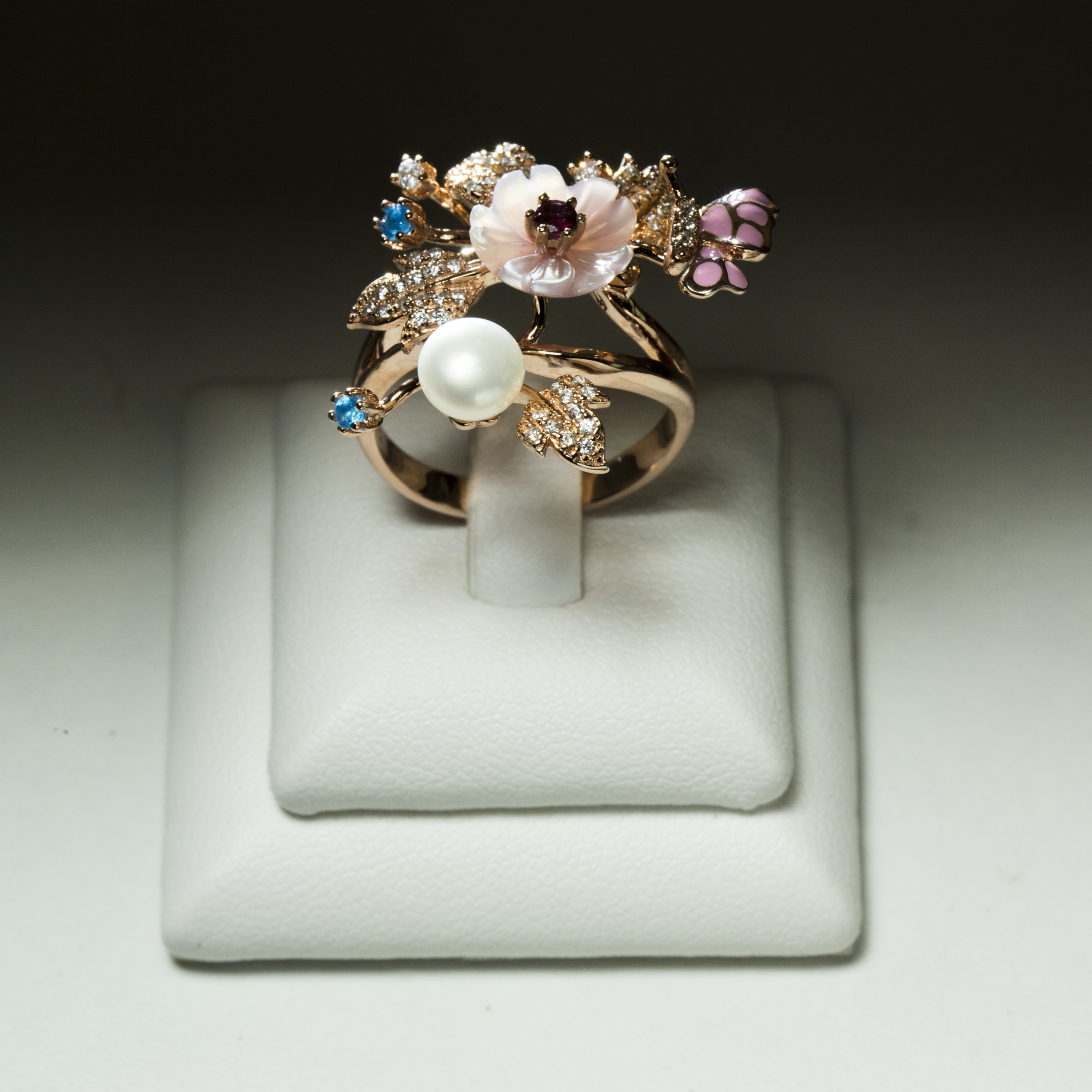 Flower with leaves Natural Gem Stone  studded Mother of Pearl with Pearl Fine Rosegold Ring