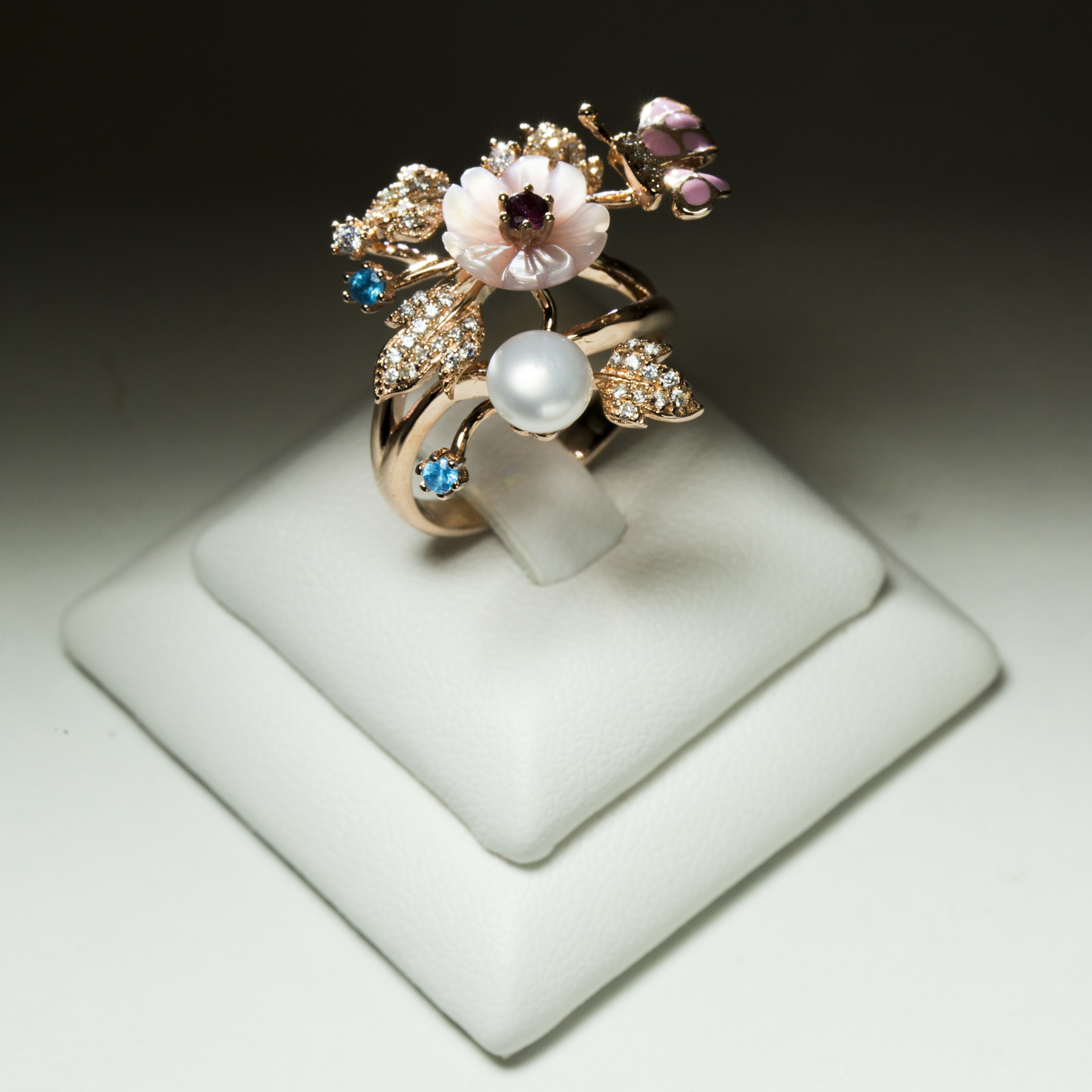 Flower with leaves Natural Gem Stone  studded Mother of Pearl with Pearl Fine Rosegold Ring