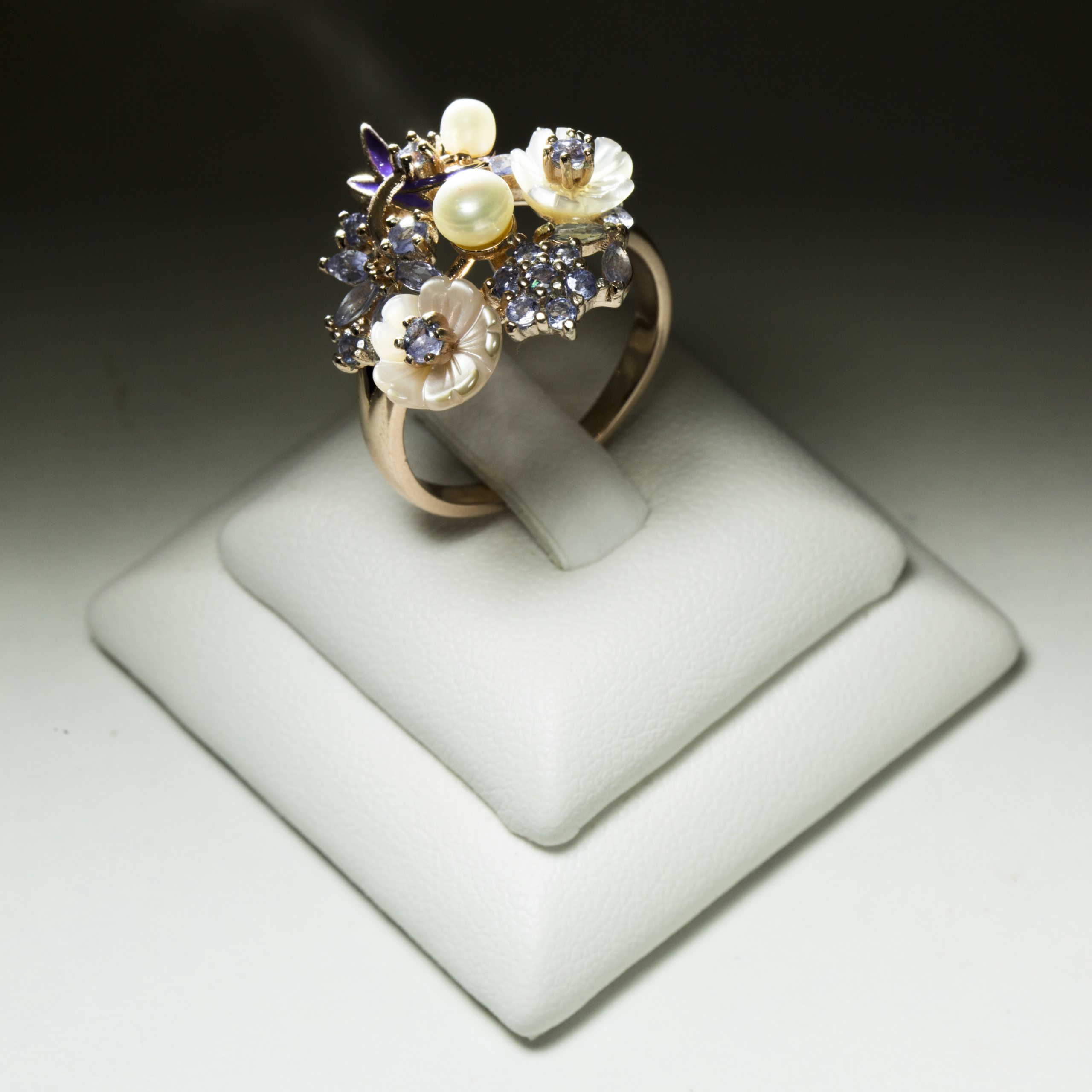 Floral Natural Gem Stone  studded Mother of Pearl with Pearl Fine Rosegold Ring