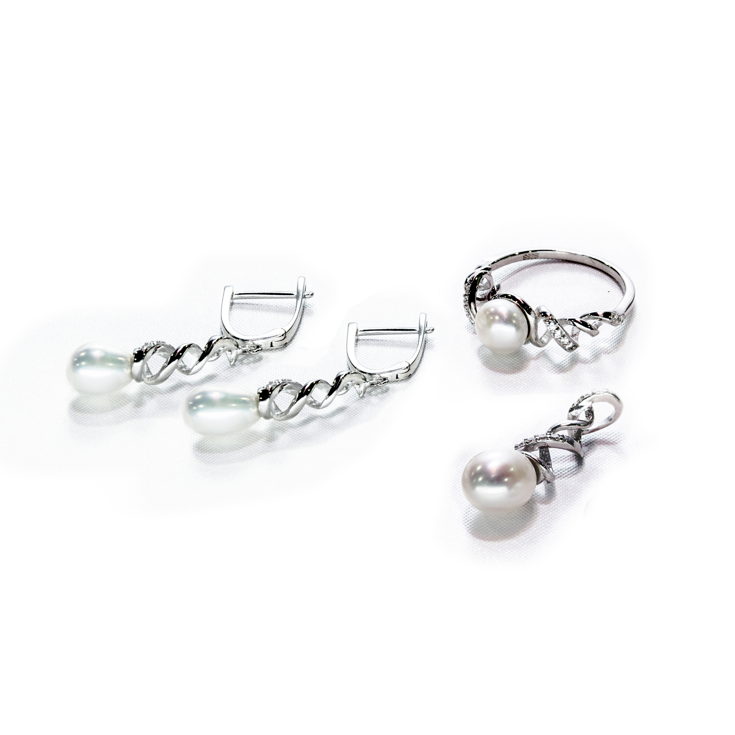 Classic single pearl spirally designed silver pearl set