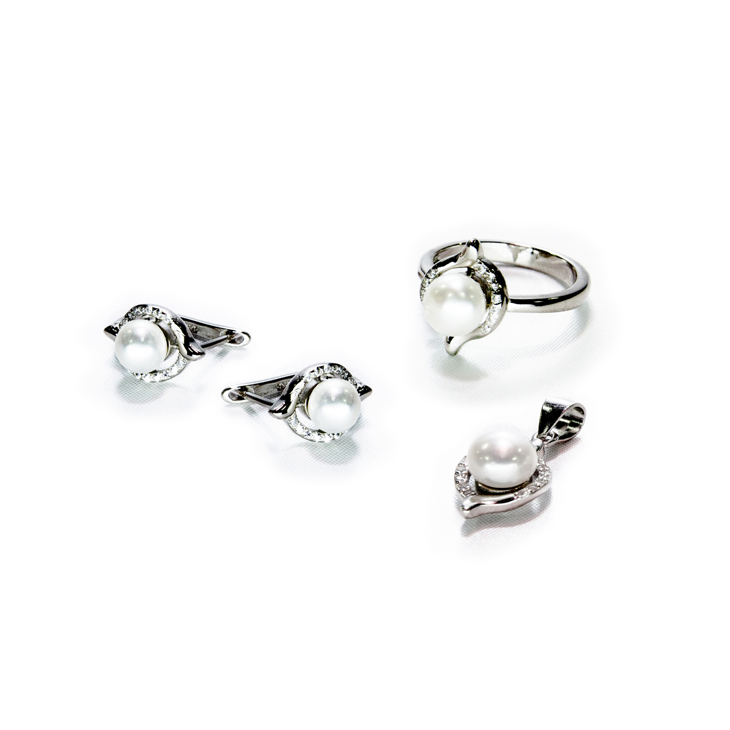 Conch inspired diamond lustre single pearl silver pearl set