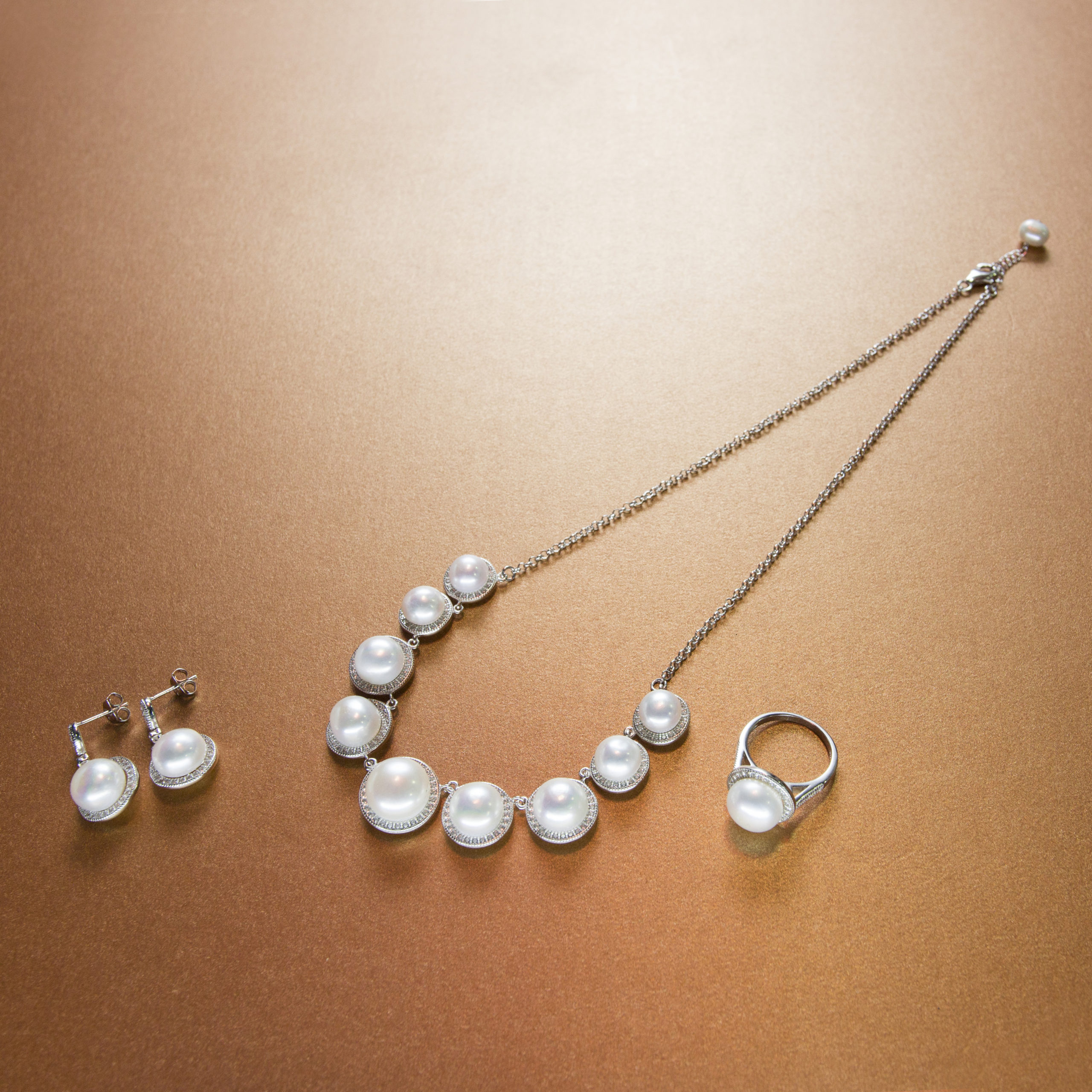 Round Shape Silver Style - White Freshwater Pearl set